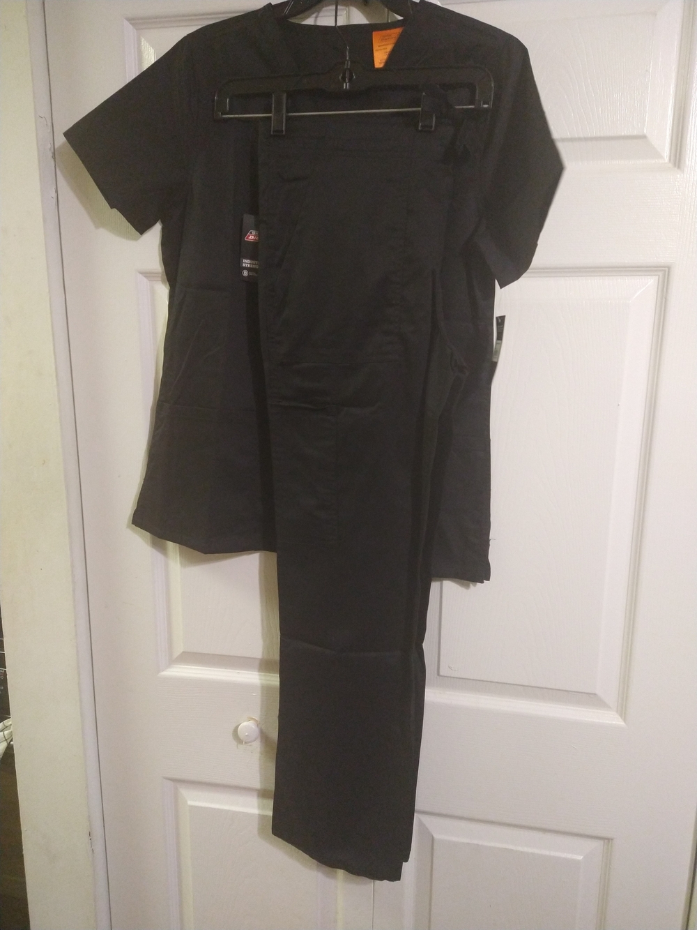 Dickies Women's Black Short-Sleeve V-Neck Scrub Set - Picture 3 of 5